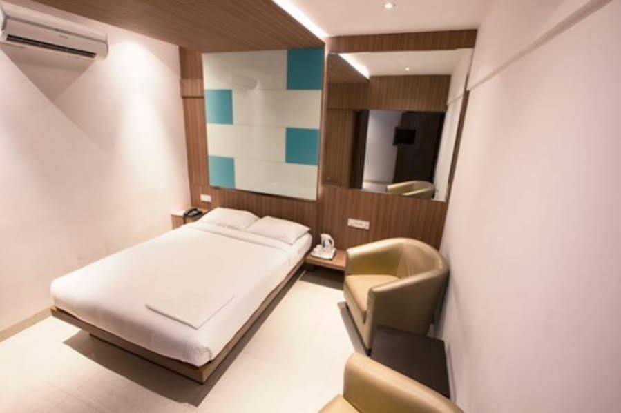 Itsy Hotels Hiland Suites Бангалор Екстериор снимка